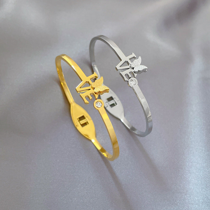 Bracciale in Acciaio Inossidabile Titanio con Farfalla Minimalista, Finitura Galvanica, da Donna, Accessorio di Moda Vintage ed Elegante