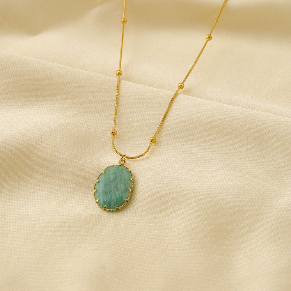 Collar de mujer vintage de lujo ligero con óvalo de turquesa y chapado en oro de 18 quilates de acero inoxidable