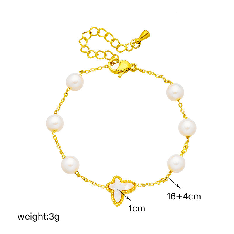 Elegante Bracciale Rotondo Minimalista con Perle e Farfalle in Acciaio al Titanio Placcato per Donne