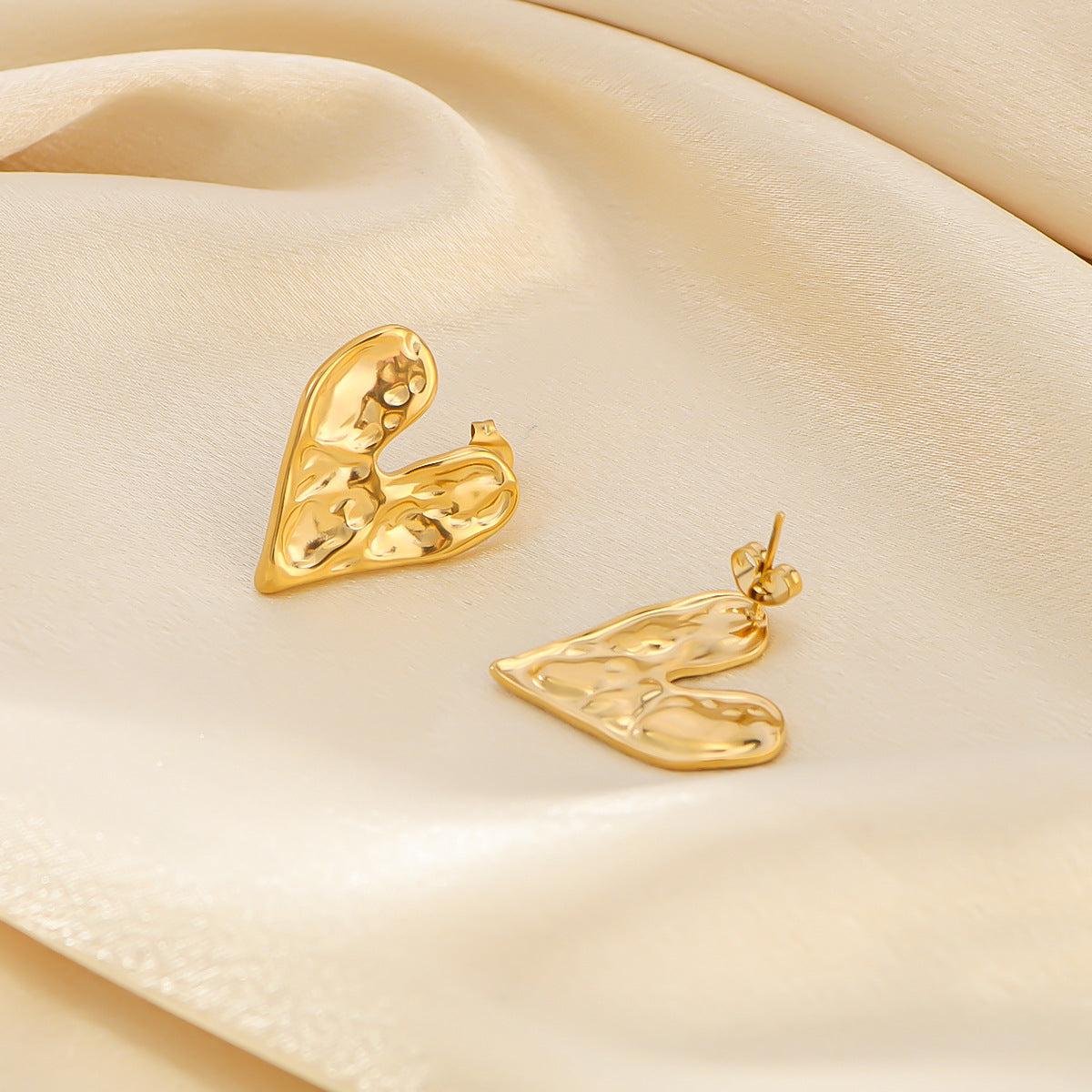 Elegant Heart-Shaped Stainless Steel Stud Earrings with 18K Gold Plating, Geometric Design, Minimalist INS-Inspired Women's Ear Jewelry