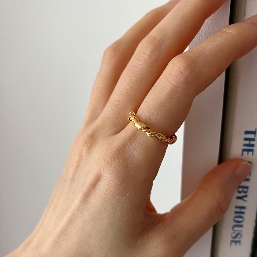 Anillo de nudo de corazón minimalista hecho a mano de plata de ley 925 para mujer