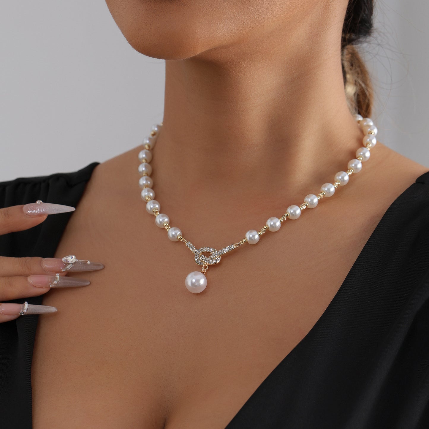 Vintage Geometric Rhinestone Pearl Bow Alloy Y-Necklace Plated
