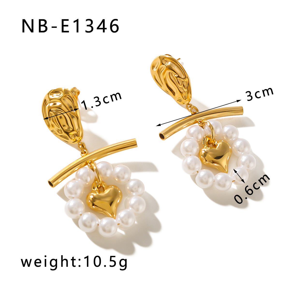 Orecchini a perno a forma di cuore con perle in rilievo 3D in stile vintage romantico in acciaio inossidabile con placcatura sottovuoto in oro 18 carati