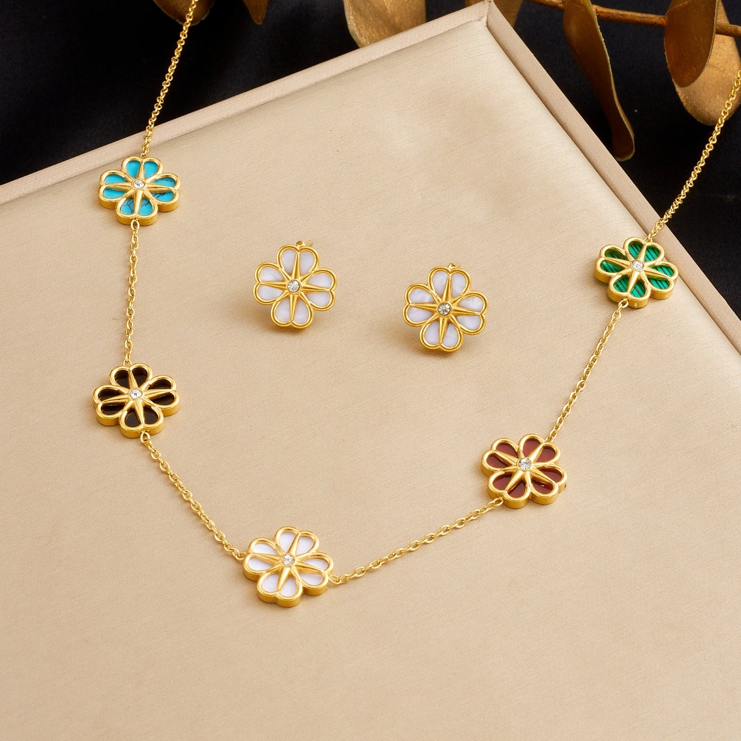 Vintage Luxury Gold Plated Stainless Steel and Acrylic Star Flower Pendant Set with Rhinestone for Women
