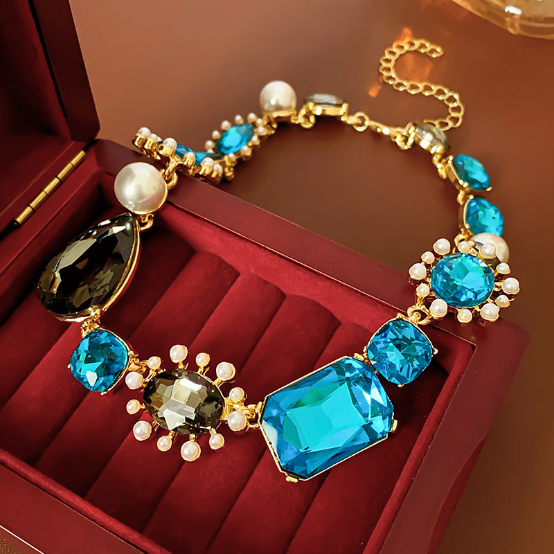 Vintage-Style Geometric Drop-Shaped Rhinestone-Inlaid Pearl Necklace Set with Earrings for Women