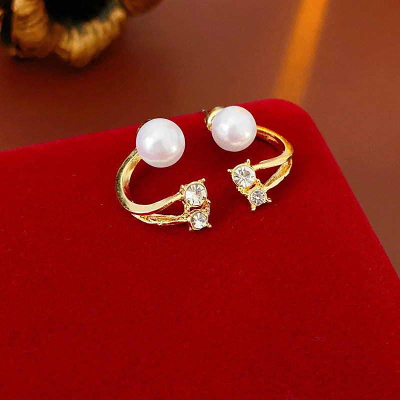 Orecchini pendenti con perle floreali vintage e finitura smaltata in acciaio inossidabile da donna