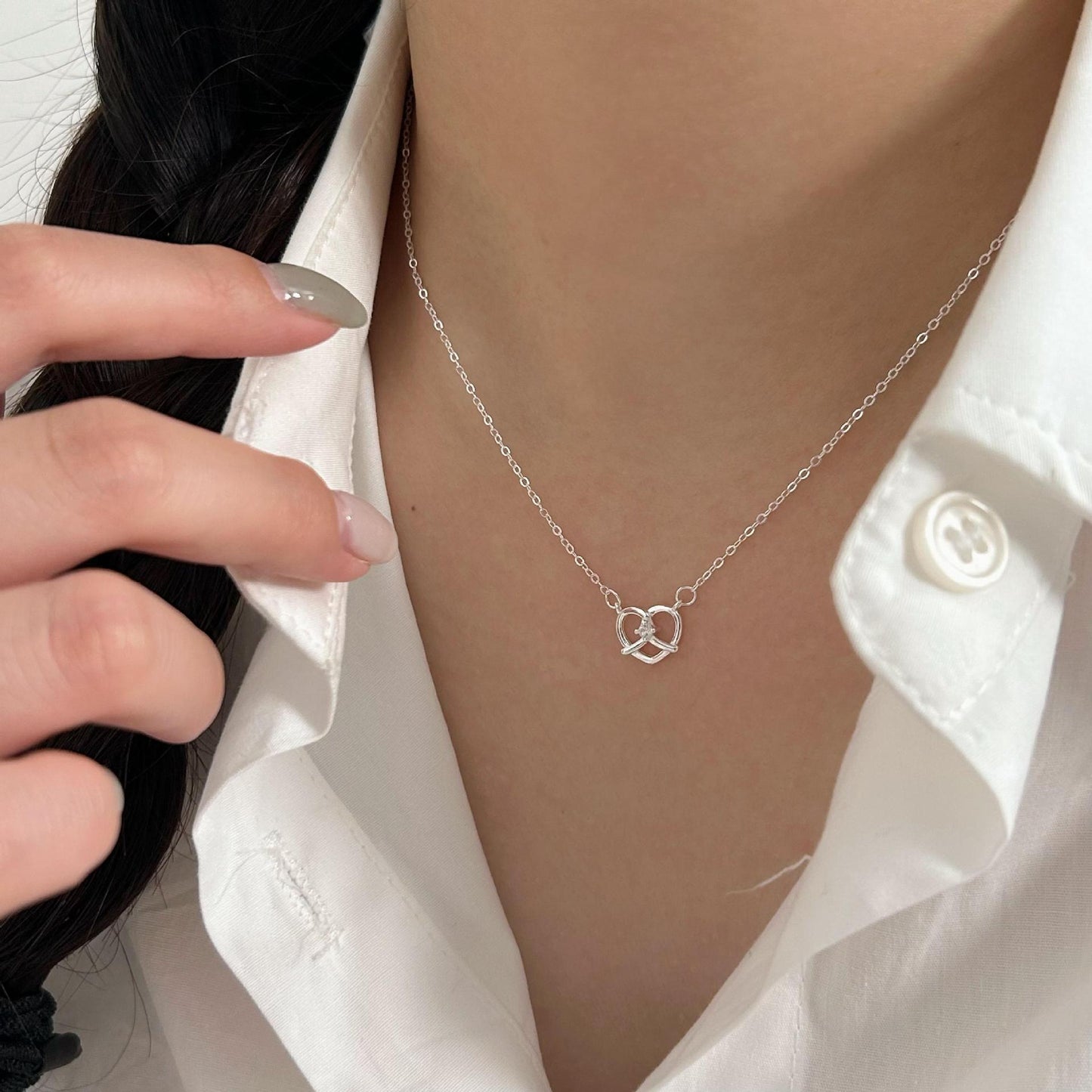 Collana Minimalista a Cuore in Argento Sterling 925 con Intarsio di Strass e Finitura Placcata