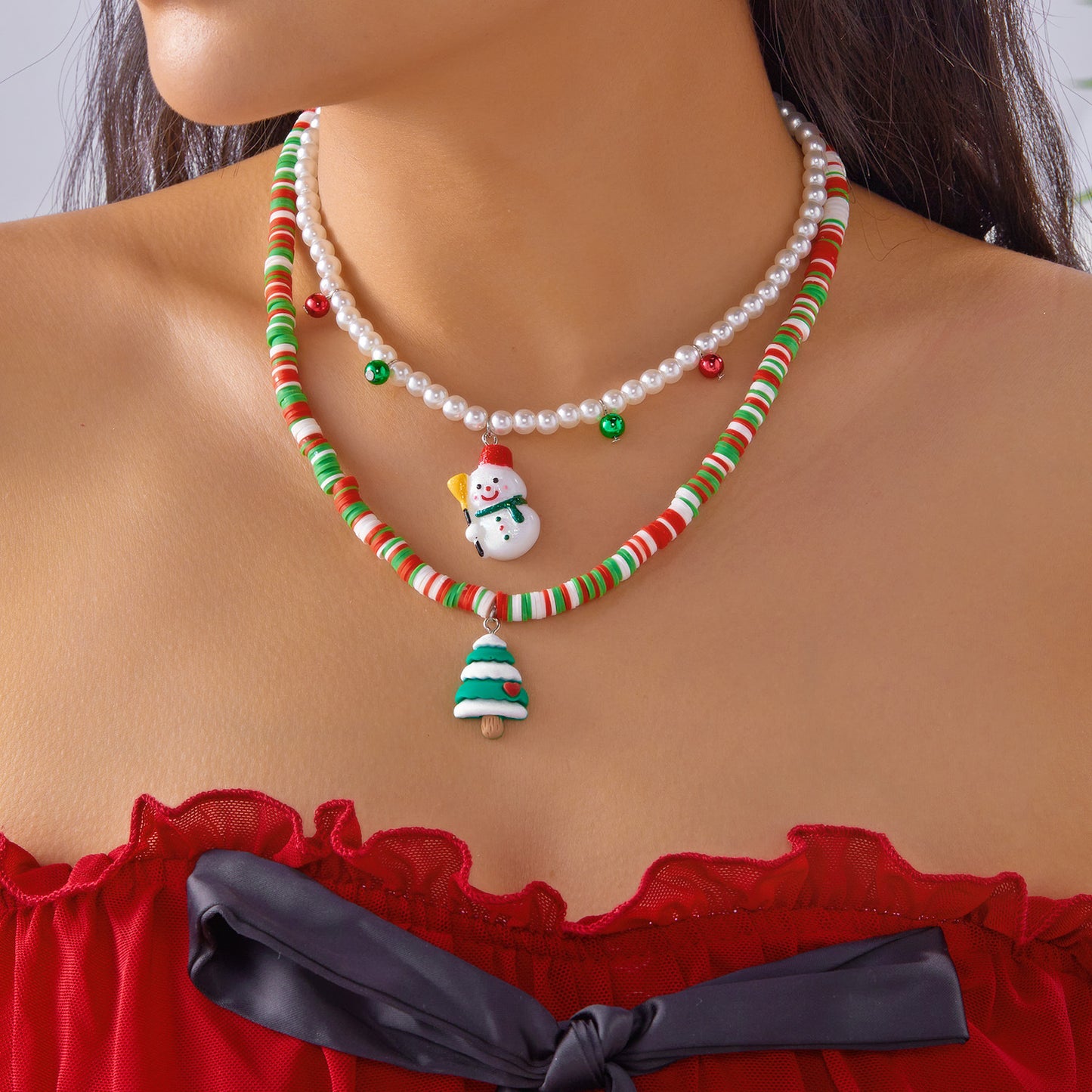 Collar de Navidad hecho a mano de arcilla polimérica para mujer con colgante de muñeco de nieve, reno y copo de nieve en cadena de cuentas