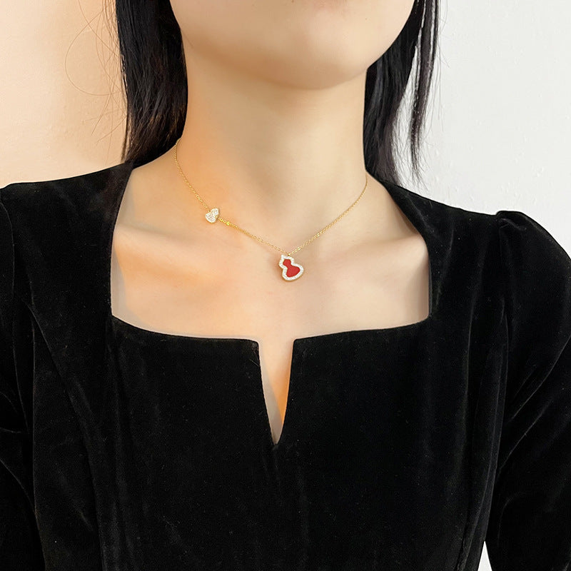 Collana Minimalista da Donna con Ciondolo in Acciaio al Titanio Rosso, Catena a O e Ciondolo Geometrico Ellittico