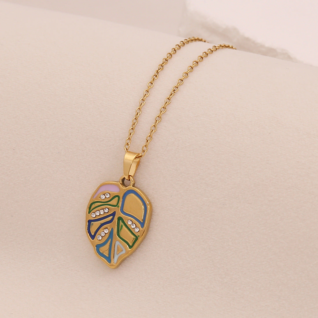 Fashion Minimalist Leaf Pendant Necklace in Stainless Steel with O-Chain for Women