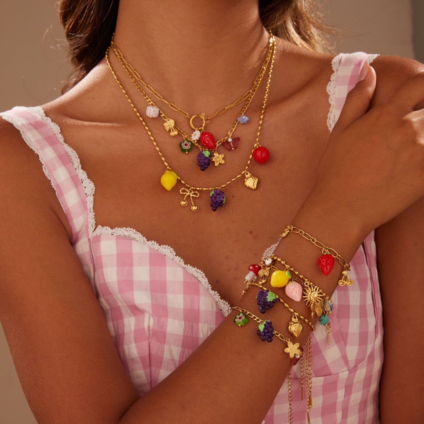 Collana con Pendente in Acciaio Inossidabile a Forma di Frutta alla Moda con Finitura Placcata per Donne, Catena con Ciondolo a Limone, Fragola e Uva