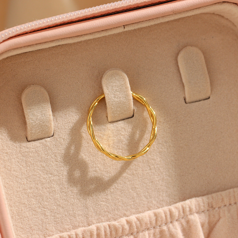 Anello da donna minimalista geometrico in acciaio inossidabile placcato oro 18 carati