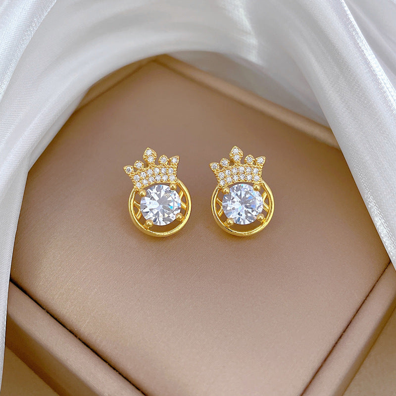 Luxury Titanium Steel Geometric Hollow Crown Pendant Necklace and Rhinestone Stud Earrings Set for Women
