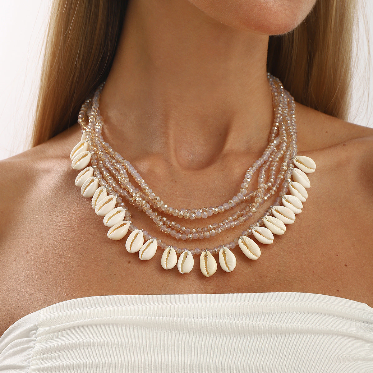 Collana multistrato fatta a mano stile vacanza con ciondolo a conchiglia e strass