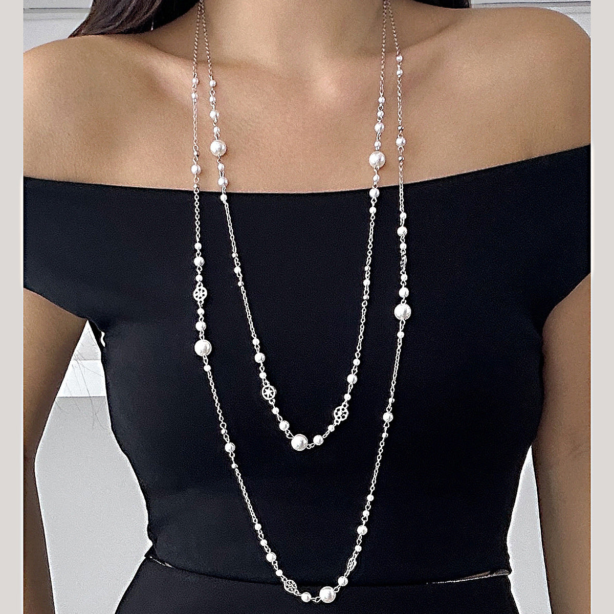 Vintage Star-Shaped Layered Long Necklace for Women with Imitation Pearls and Rhinestone Pendant on Snake Chain