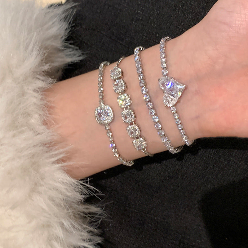 Fashionable Adjustable Square Heart-Shaped Glass Beaded Bracelet with Zircon Inlay for Women, Luxury Minimalist Hand Jewelry