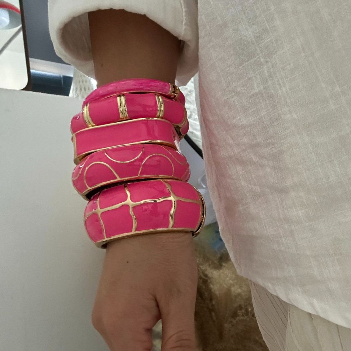 Pulsera redonda geométrica de aleación chapada en esmalte rosa, de lujo para negocios