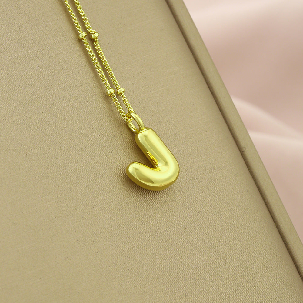 Collar Colgante con Inicial Minimalista para Mujer en Cobre con Acabado Galvanizado Cadena Ajustable para Clavícula