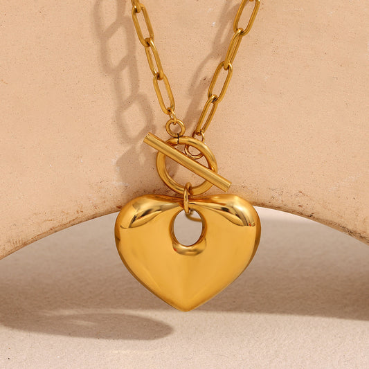Collar con colgante de corazón hueco minimalista de moda vintage para mujer de acero inoxidable con chapado en oro de 18 quilates