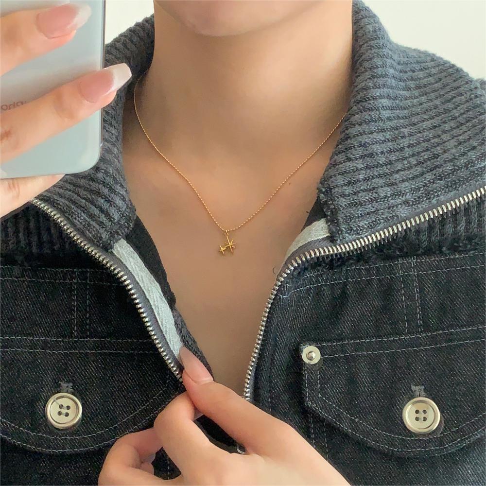 Minimalist Geometric Eight-Pointed Star Pendant Necklace in 925 Sterling Silver with Plated Finish