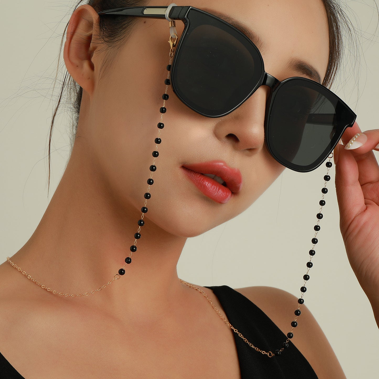 Minimalist Elegant Black Round Bead Alloy Ball Chain Eyeglass Holder for Women