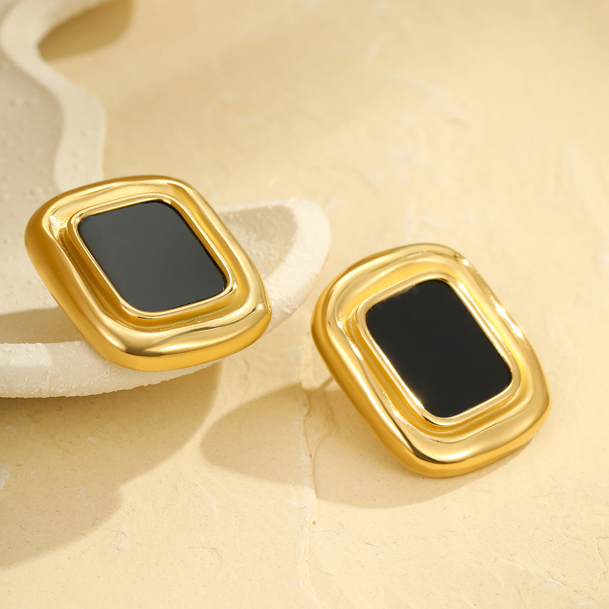 Pendientes de botón geométricos de acero inoxidable, con baño de oro y negro, de estilo vintage para mujer