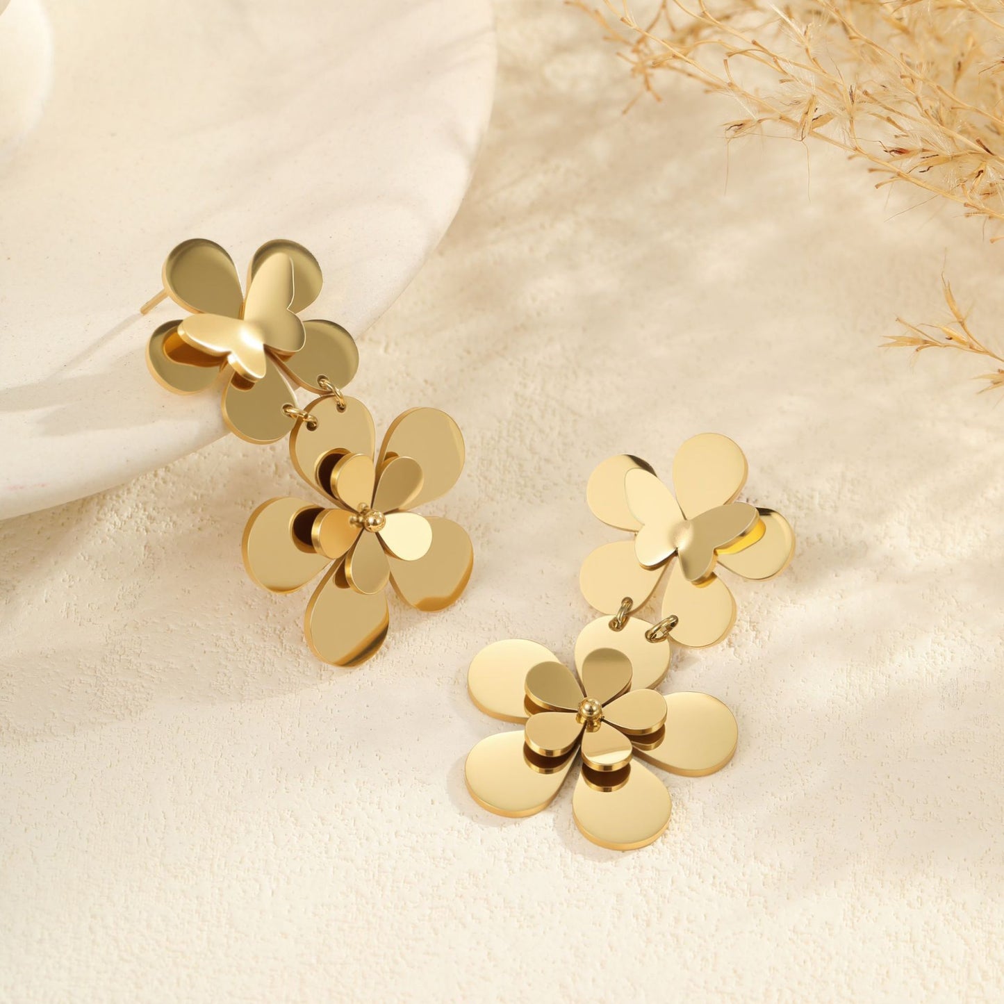 Pendientes de Mariposa Floral de Moda en Acero Inoxidable con Chapado de Oro de 18K para Mujer