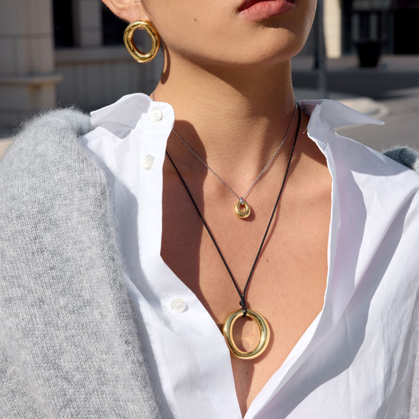 Collana con ciondolo a cuore minimalista in acciaio al titanio con set di orecchini a cerchio in acciaio inossidabile galvanizzato per donna