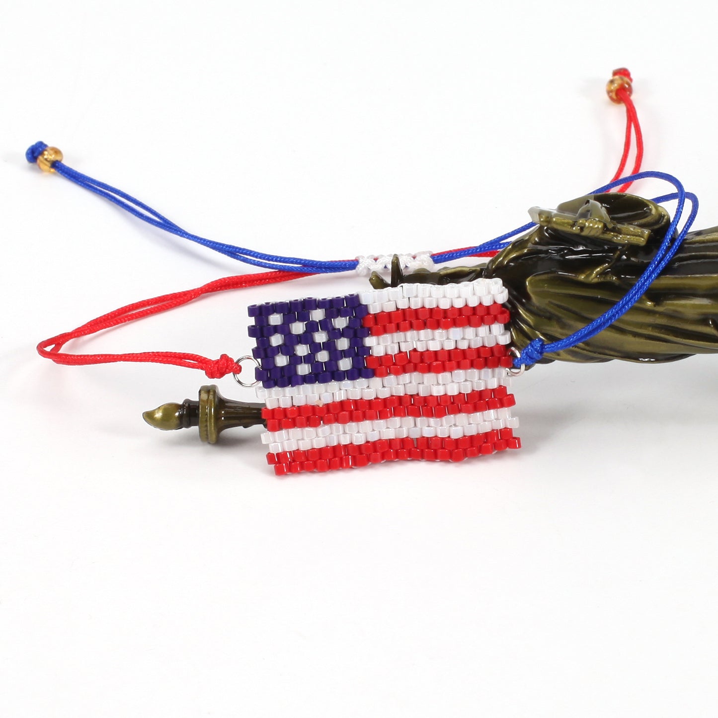 Bracciale Unisex con Cuore Tessuto a Bandiera Americana Fatto a Mano e Cordino di Filo