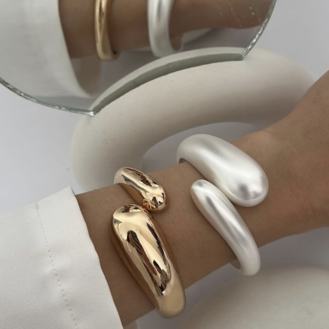 Fashion Elegant Polished Plated Geometric Teardrop Cuff Bracelet for Women