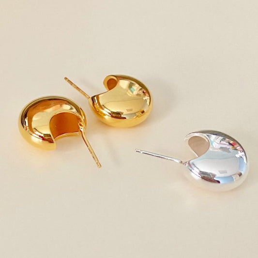 Pendientes Minimalistas de Plata de Ley 925 con Forma de Lágrima, Perla Incrustada y Diseño Geométrico