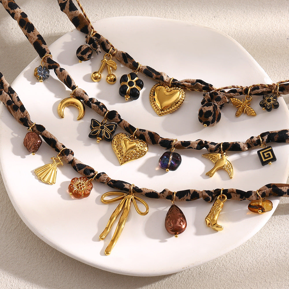 Collar con Colgante de Luna y Estampado de Leopardo Geométrico Minimalista para Mujer de Acero Inoxidable con Baño de Oro de 18K
