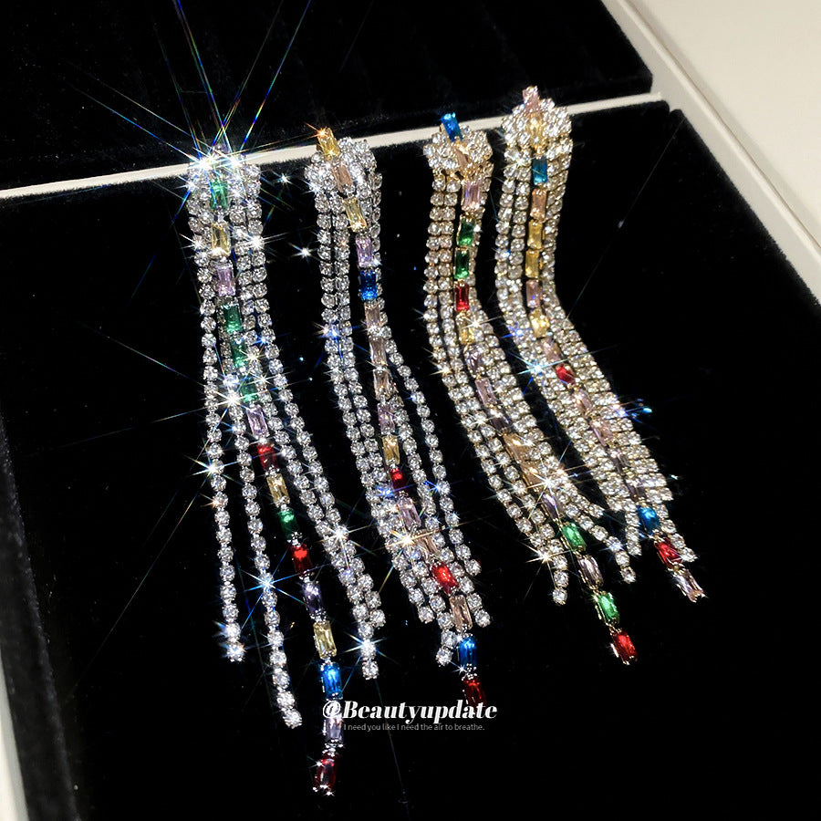 Eleganti orecchini pendenti a perno geometrici quadrati con zirconia cubica in rame e acciaio da donna