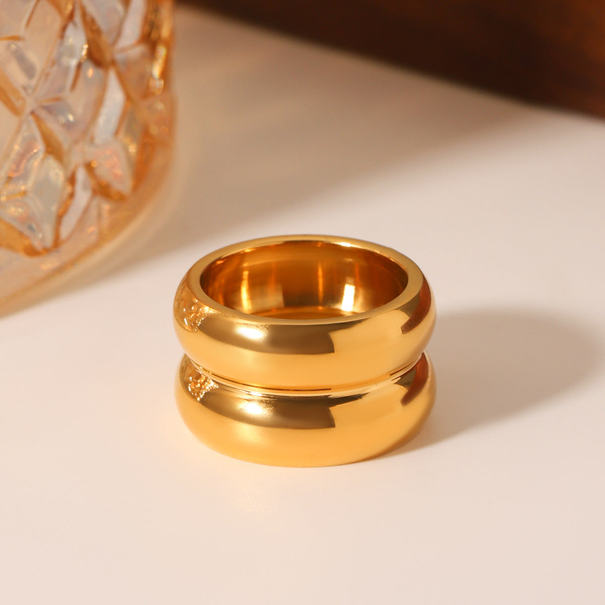 Anello da donna minimalista a doppio strato geometrico in acciaio inossidabile placcato oro 18 carati