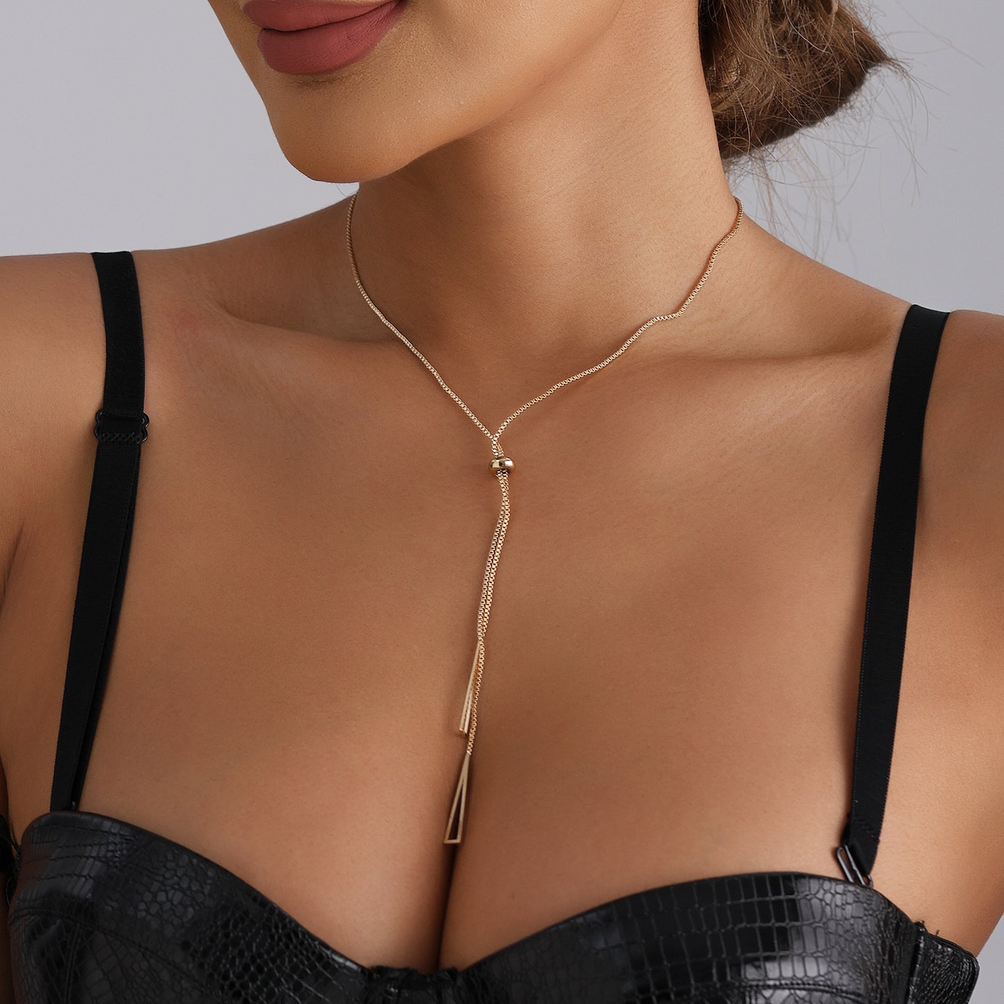 Collar Ajustable de Triángulo Geométrico Vintage para Mujer en Aleación con Acabado Chapado