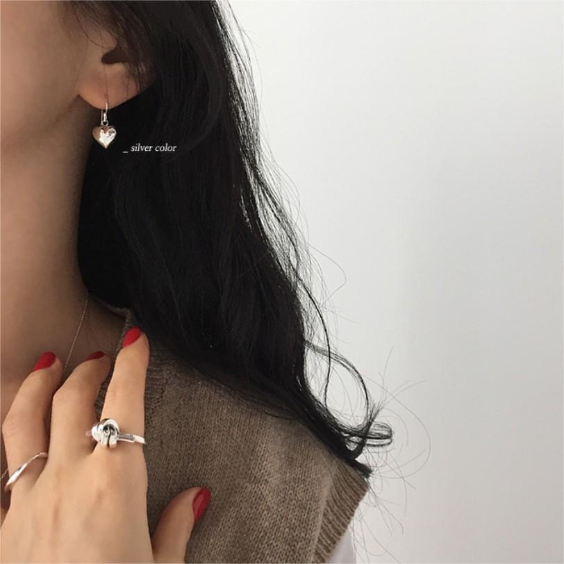 Minimalist Heart-Shaped 925 Sterling Silver Earrings with Plated Finish, Geometric Edge Detail, Versatile Everyday Jewelry