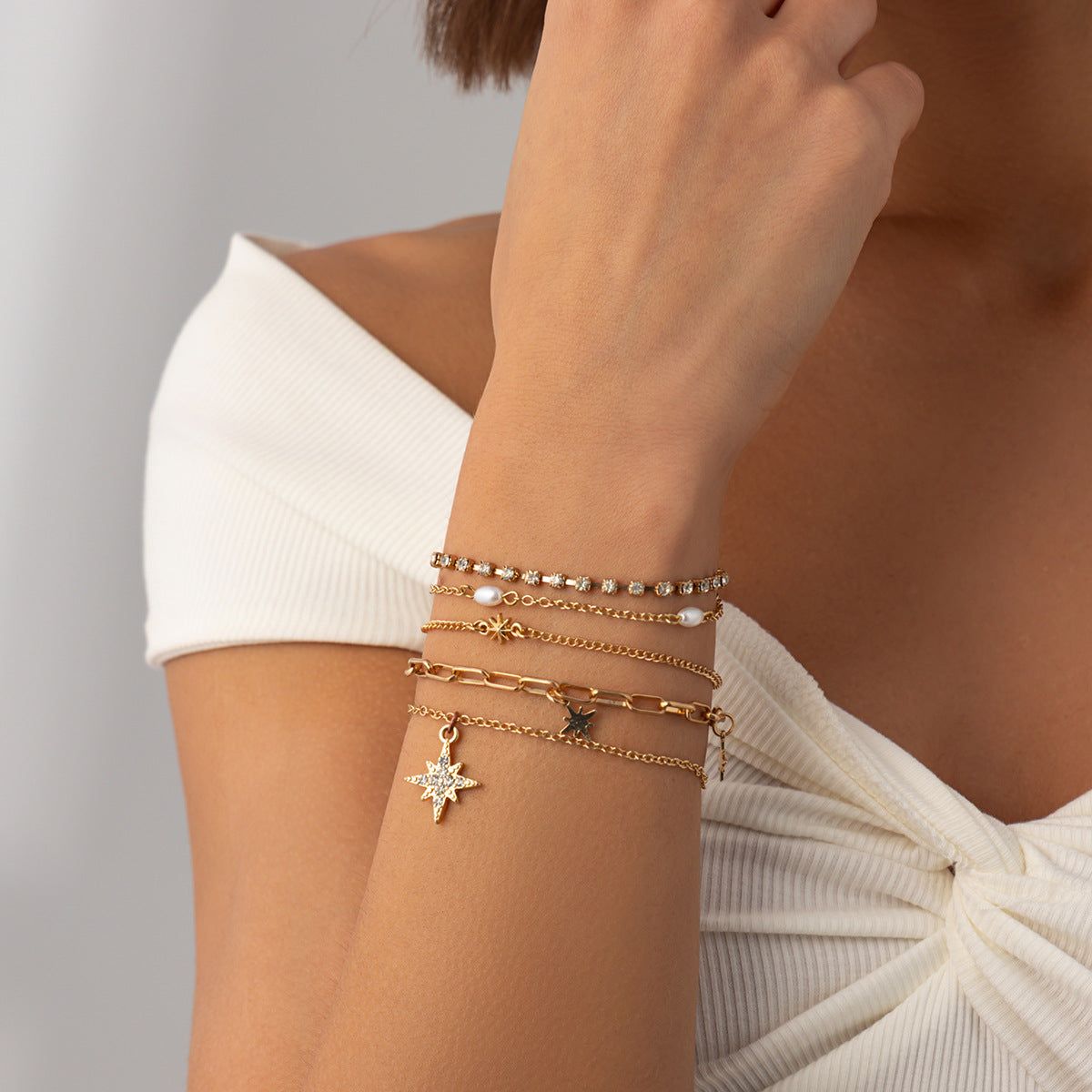 Sweet Eight-Pointed Star Rhinestone Pearl Plated Zinc Alloy Bracelet for Women