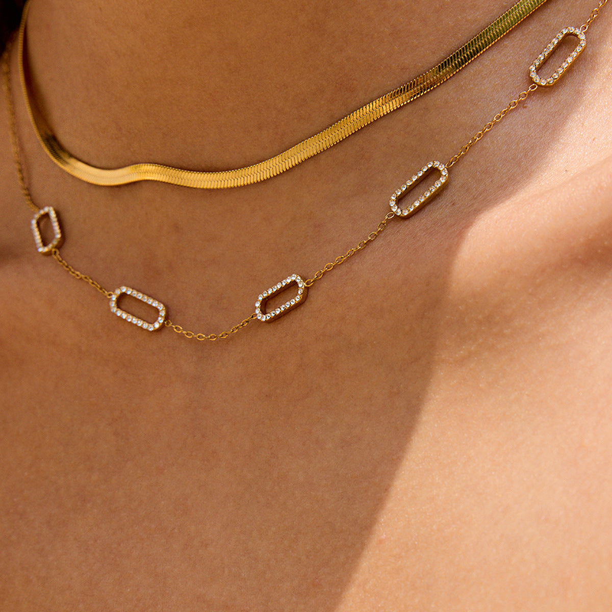 Collana geometrica in acciaio inossidabile con strass, placcata, da donna, elegante, a catena per clavicola