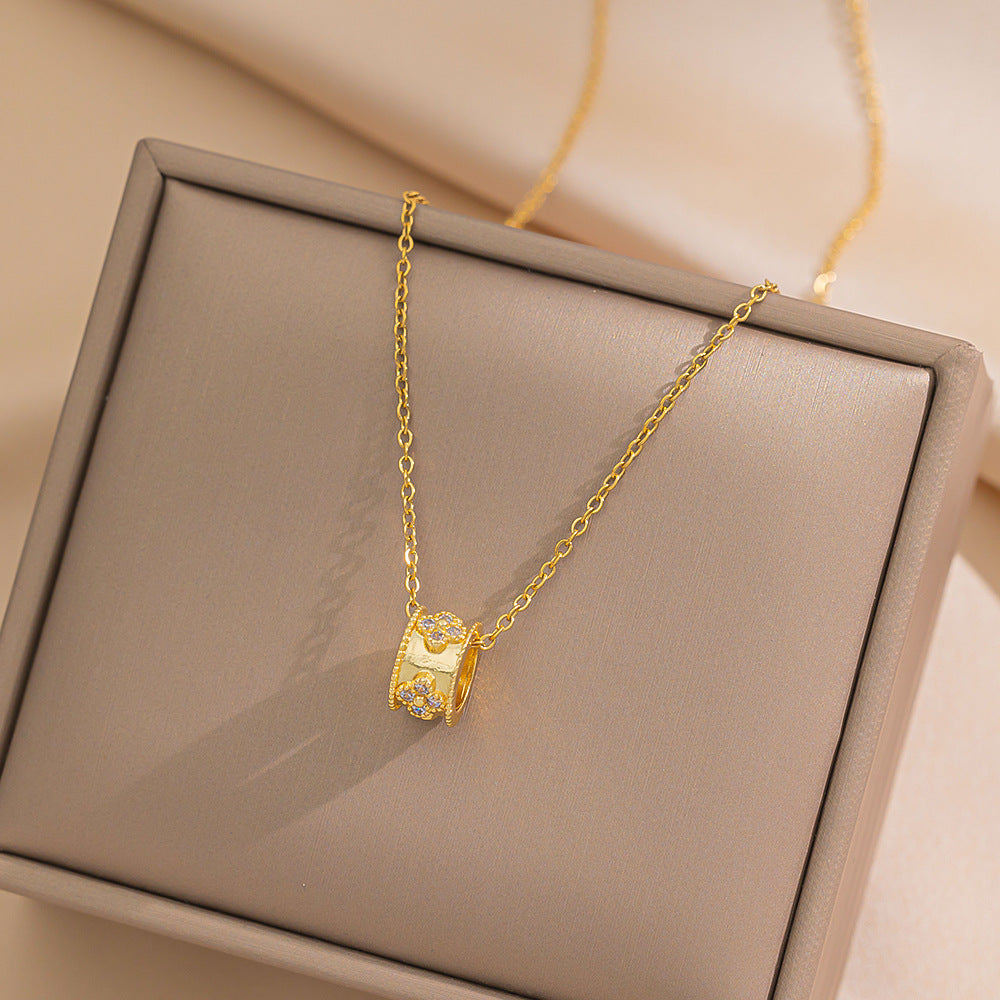Collar con colgante minimalista de nudo de lazo de acero de titanio para mujer con cadena de serpiente chapada