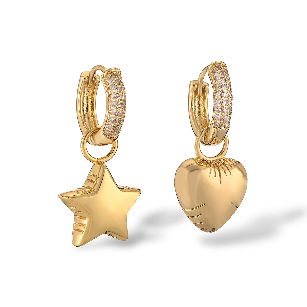 Orecchini da donna minimalisti a forma di cuore in rame placcato oro con zirconi