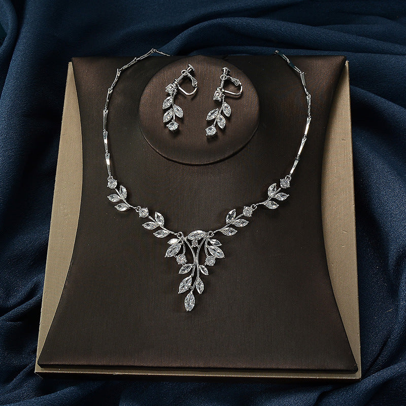 Minimalist Elegant Alloy Plated Floral Cubic Zirconia Rhinestone Necklace and Earring Set for Women