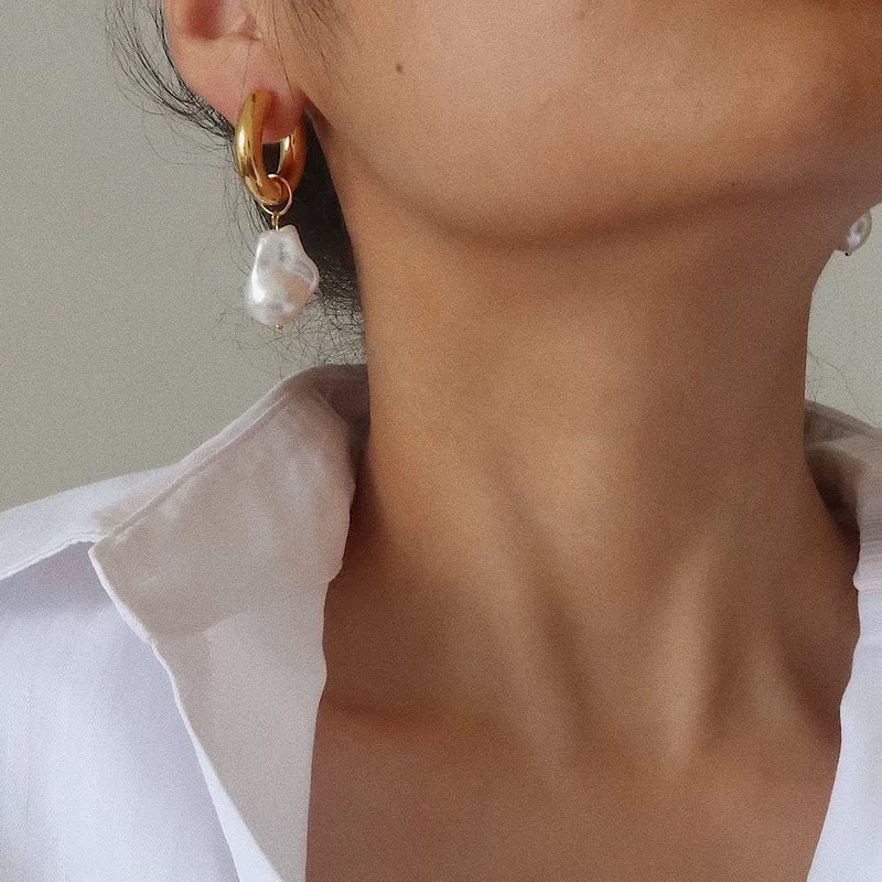 Orecchini a perla barocca da donna in acciaio inossidabile con design geometrico, finitura galvanizzata, stile minimalista ed elegante