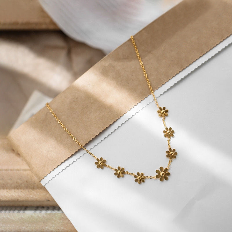 Minimalist Sunflower Daisy Pendant Necklace for Women in Titanium Steel with Gold Plating on O-Chain