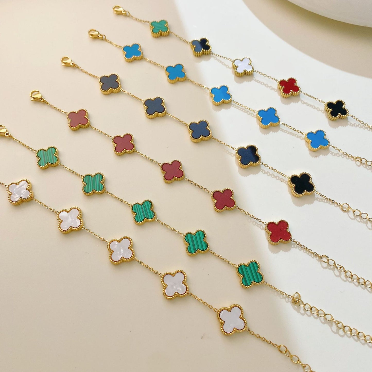 Minimalist Clover-Shaped Titanium Steel Bracelet with Gold Plating for Women and Men