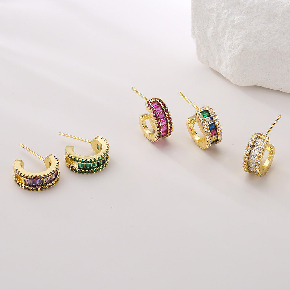 Orecchini da donna geometrici minimalisti a semicerchio a C in ottone con placcatura in oro 18 carati e zirconi micro-pavé