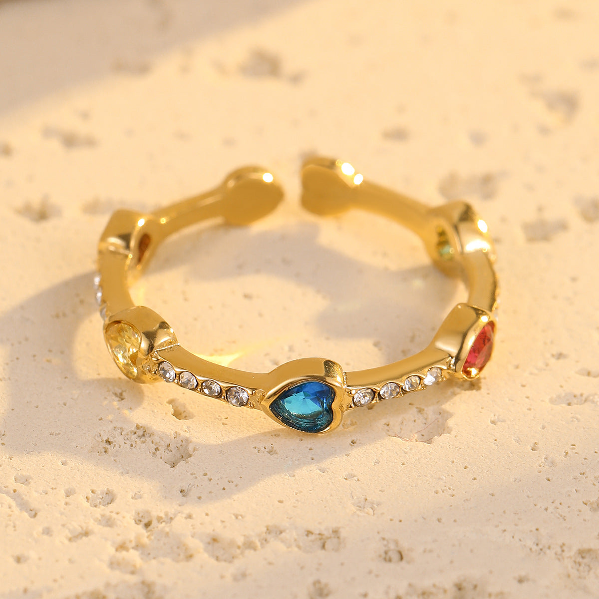 Anillo abierto de acero inoxidable con forma de corazón, zirconias de colores incrustadas, estilo lujo ligero, para mujer