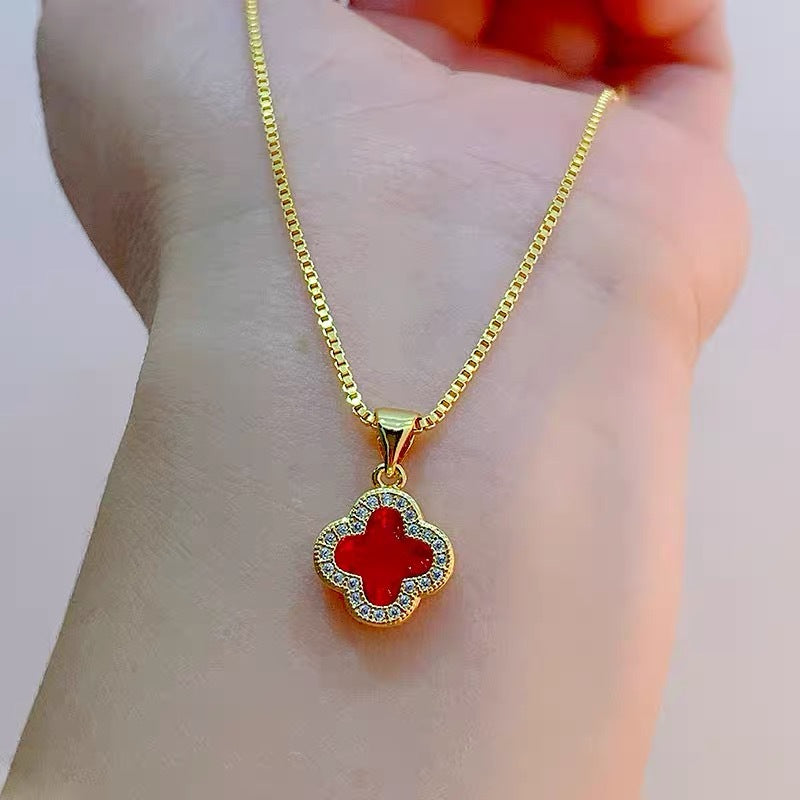 Minimalist Clover Pendant Necklace for Women and Men in Titanium Steel with Gold Plating on O-Chain