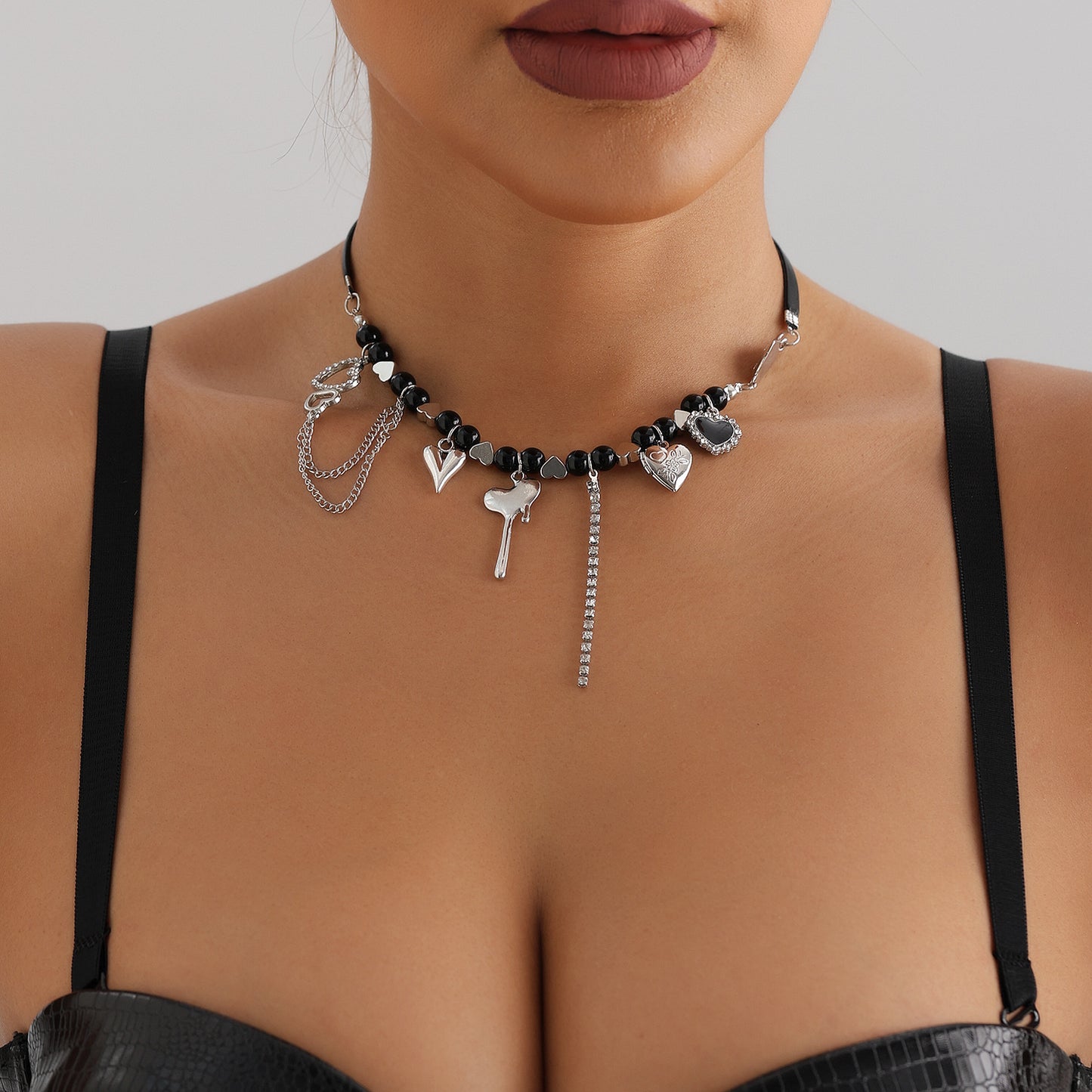 Dark Harajuku Style Heart-Shaped Pendant Necklace for Women with Electroplated Alloy Charm and PU Leather Chain