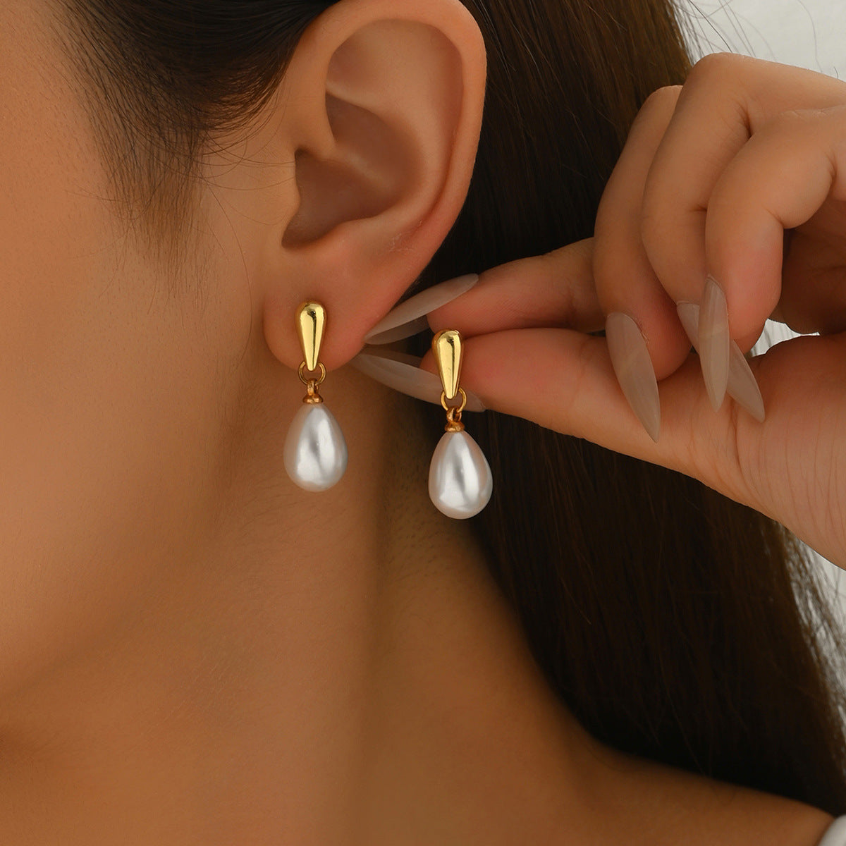 Orecchini geometrici a goccia di lusso minimalista con intarsio di perle per donna, perno in acciaio inossidabile