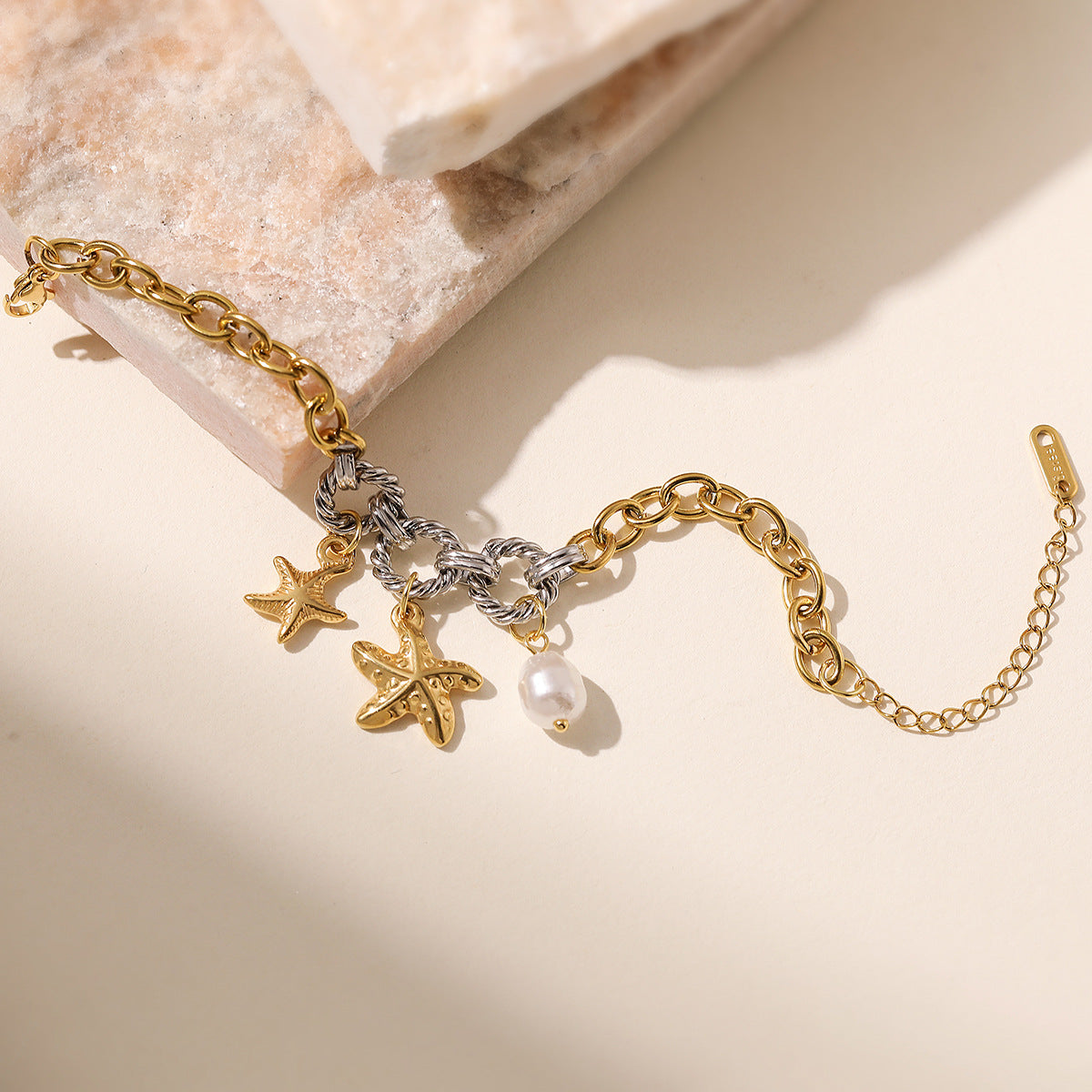 Bracciale da donna vintage geometrico in acciaio inossidabile con placcatura in oro 18 carati e design a colori contrastanti